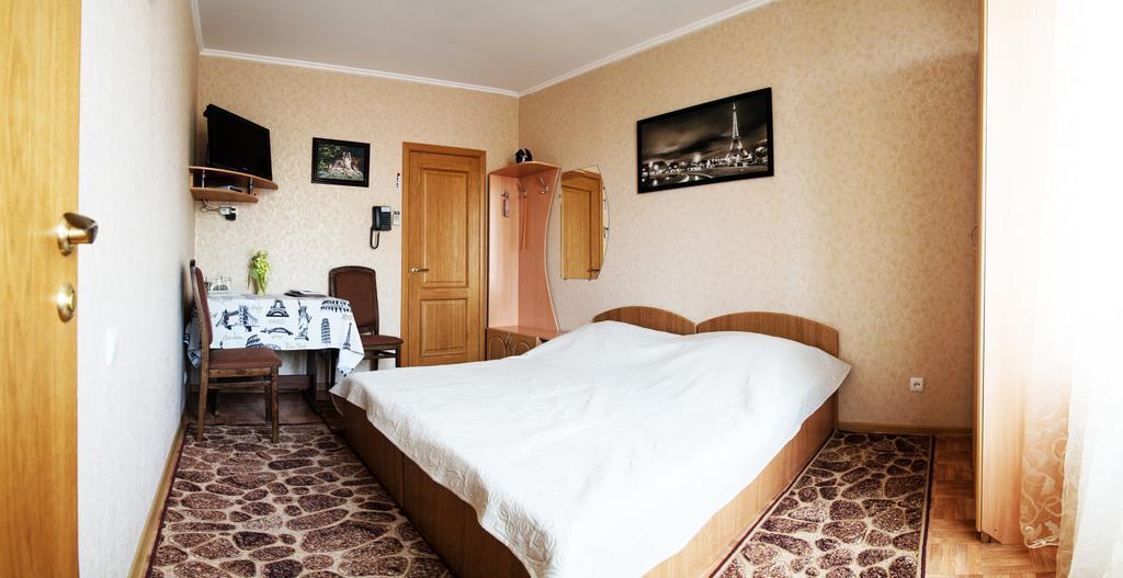 Vvp Club Hotel Tiraspol Ruang foto